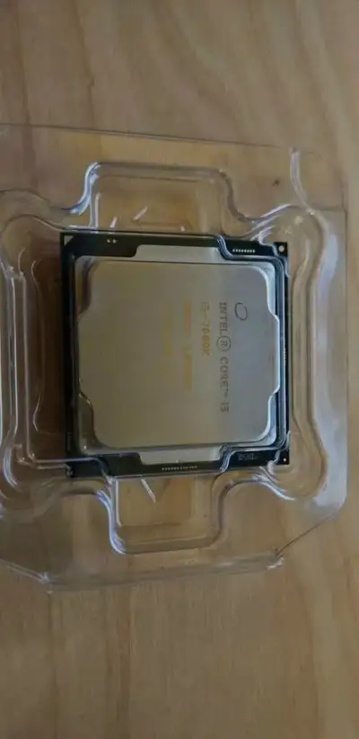 Procesor Intel Core i5 7600K 100% stav