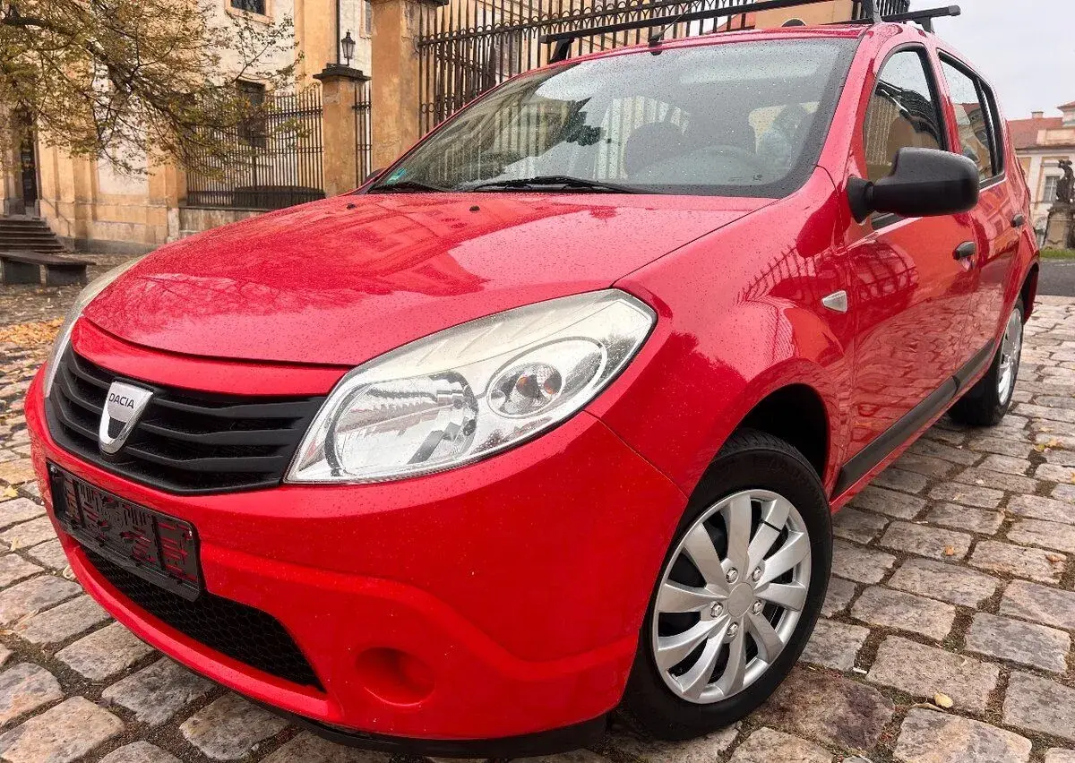 Dacia SANDERO – 2009, 670 km