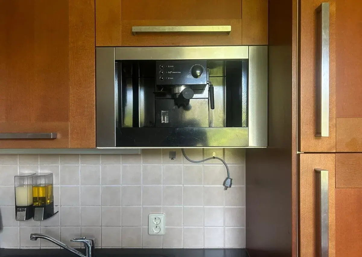 Vestavný pákový kávovar IKEA / Whirlpool – nerez