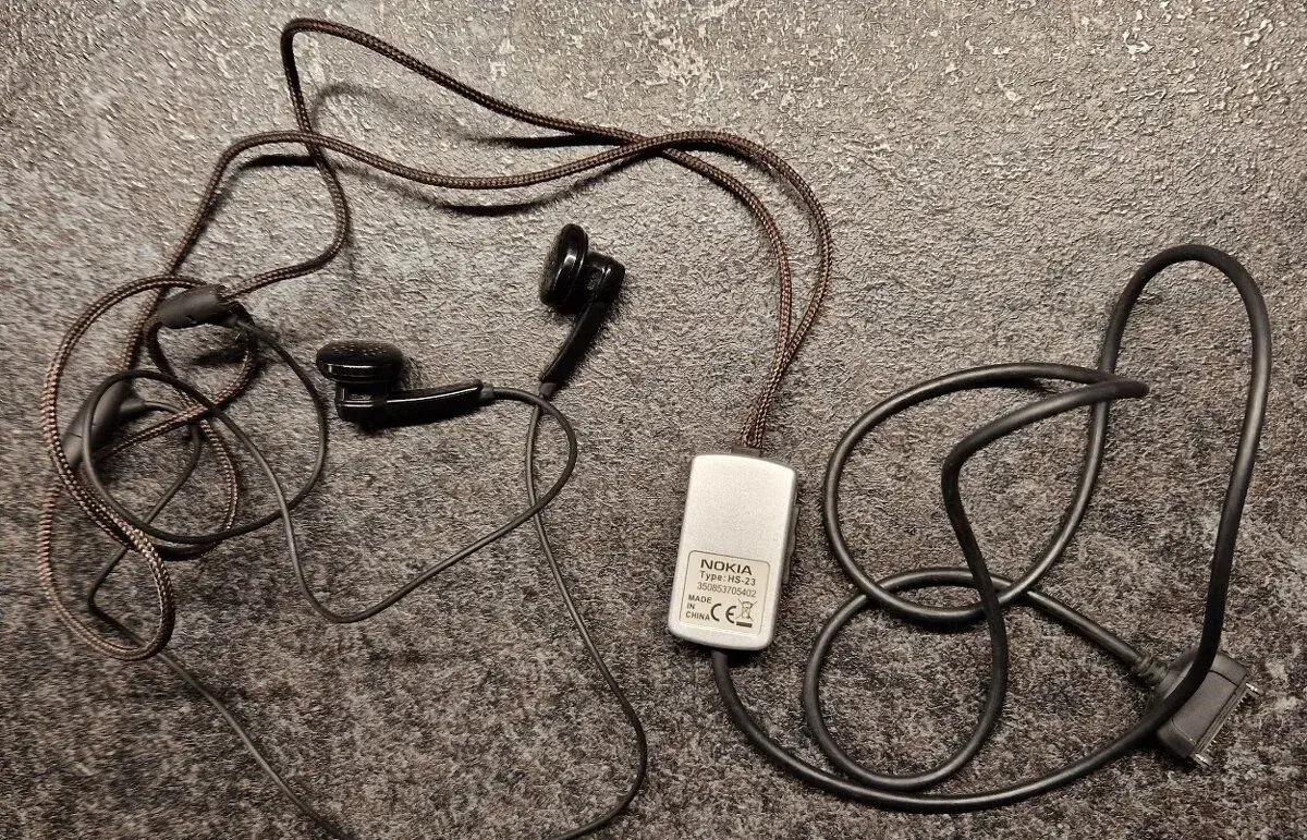 Sluchátka Nokia HS-23