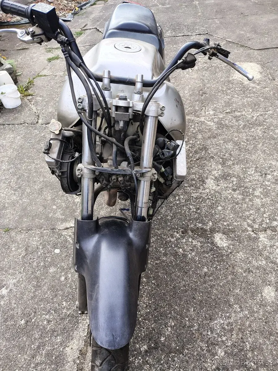 Na náhradní díly Hondu XL 1000 Varadero.