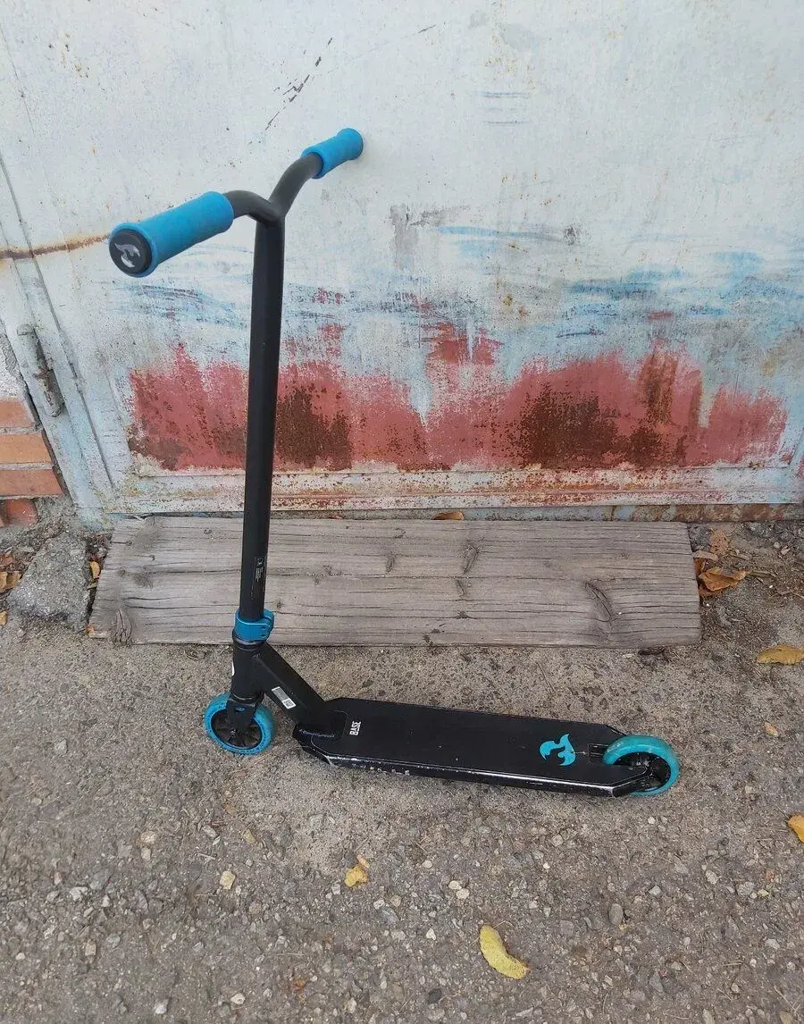 Freestyle koloběžka Chilli Base Modrá 1500kč