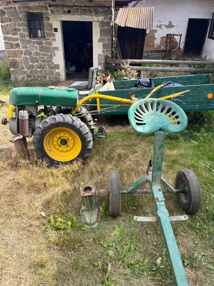 Motorobot PF-62 s příslušenstvím