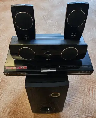 Domácí kino LG HRT403DA-P