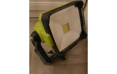 Ryobi ONE+ Pracovní lampa R18ALH-0