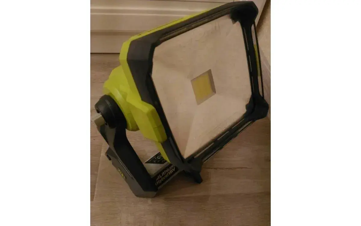 Ryobi ONE+ Pracovní lampa R18ALH-0
