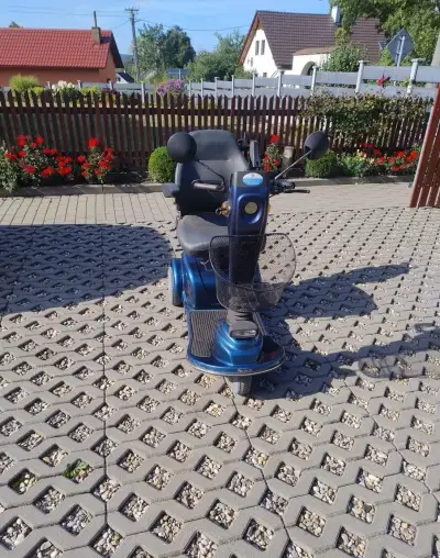 Elektrický tříkolový invalidní vozík sterling Swift
