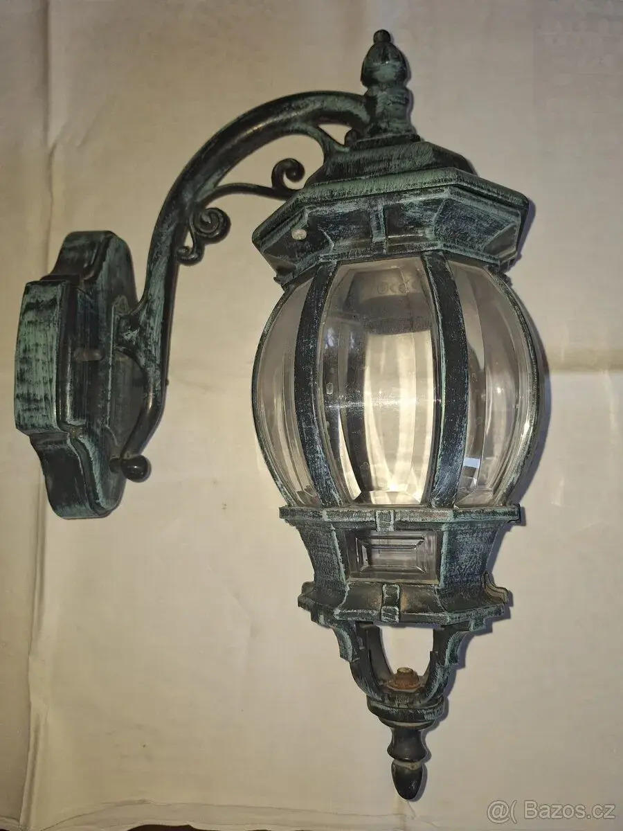 venkovní nástěnná lampa