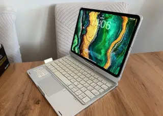 Kryt s klávesnicí na iPad Pro 11” M5 (2025) česká