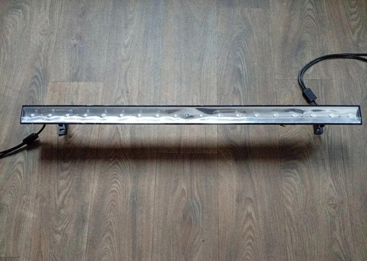 UV LED lišta ADJ Eco UV Bar DMX – výkonný černý laser