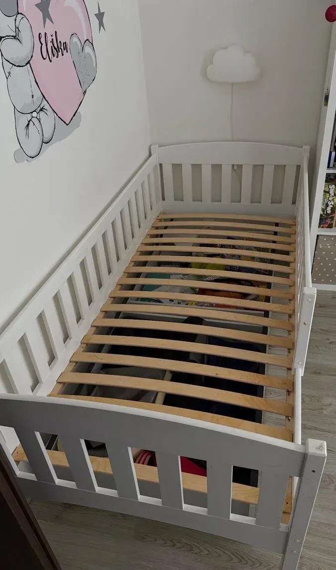 Dětská postel s šuplíky a matrací