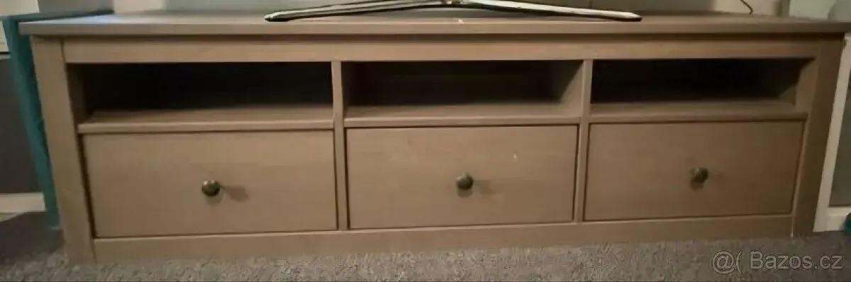TV STOLEK IKEA HEMNES