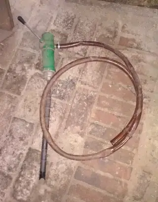 Ruční pumpa na naftu