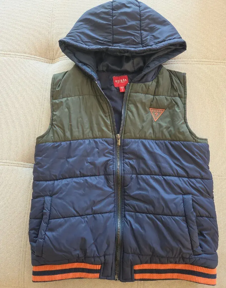 Dětská zateplená vesta Guess vel. 12