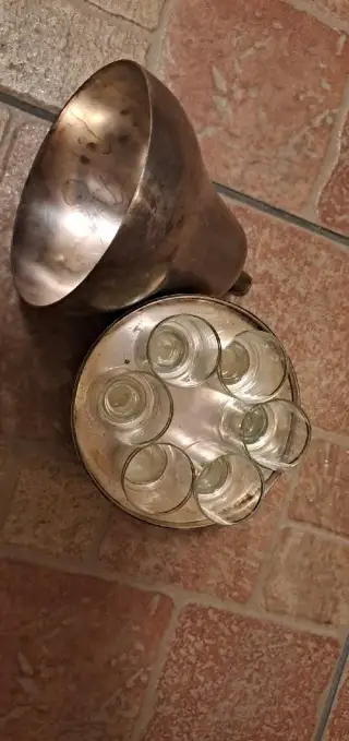 Hruška se skleněným pohorky