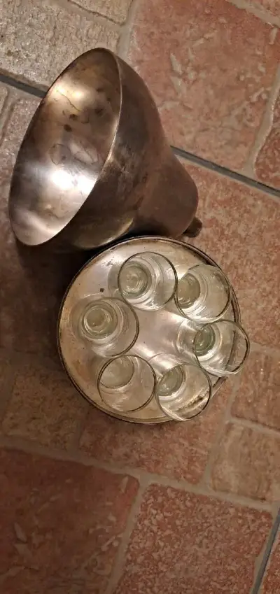 Hruška se skleněným pohorky
