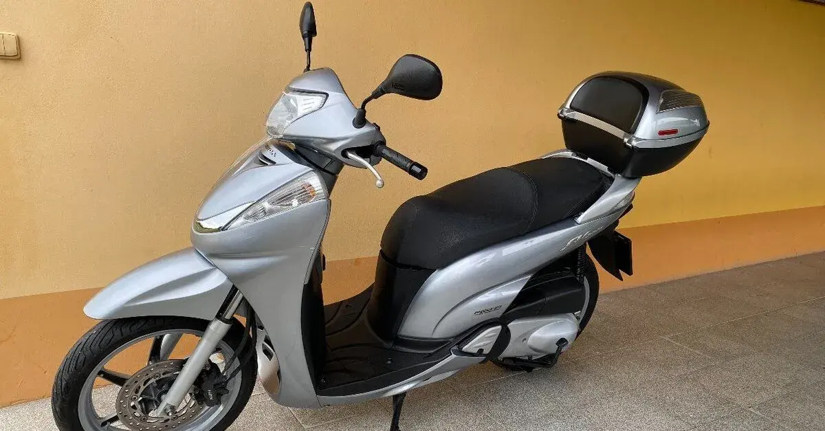 Honda SH 300i / variátor Malossi / Nová TK / 2x klíč / Hezký