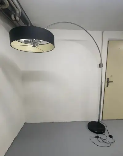 Stojací lampa