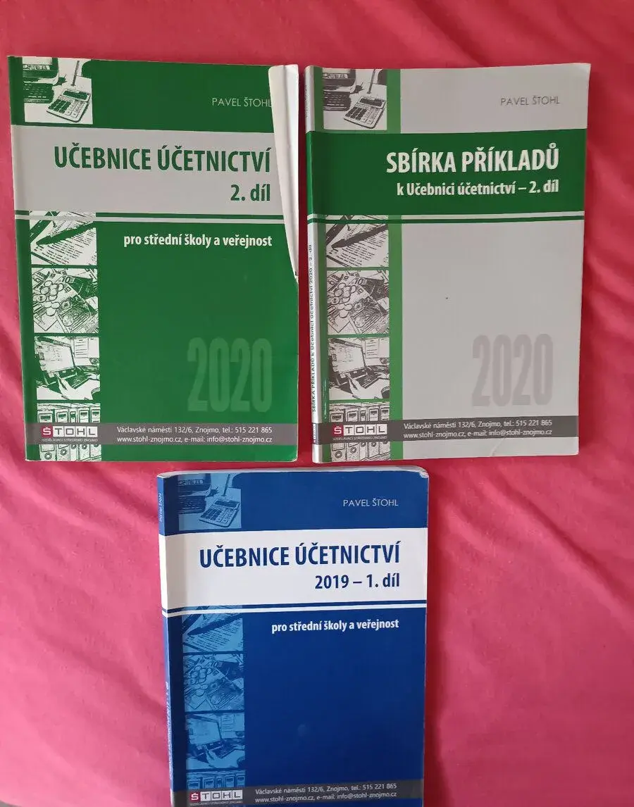 různé učebnice