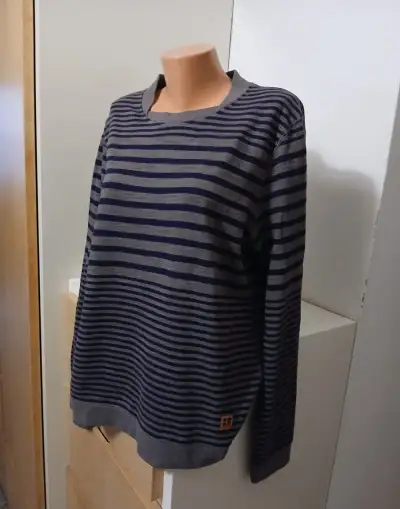 Pánský svetr Boss vel. L - XL