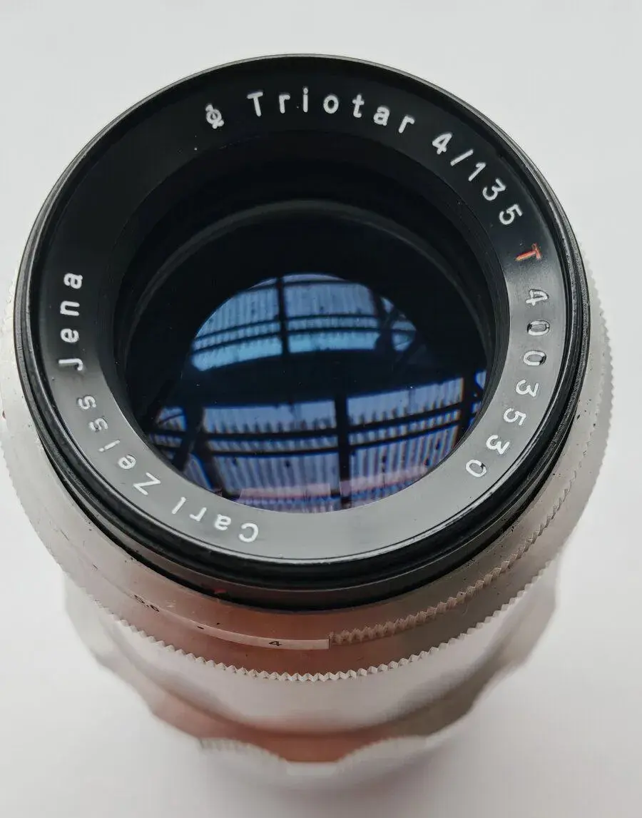 Objektiv Carl Zeiss Triotar 135/4 Exa