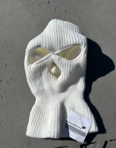 Kukla bílá armádní pro zimní maskování