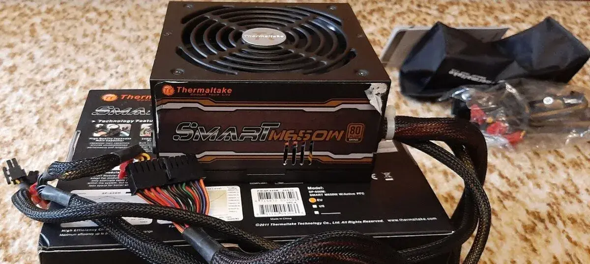 Modulární zdroj Thermaltake SmartM650W