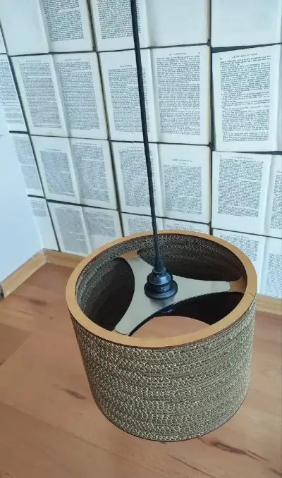 Zavesne svitidlo