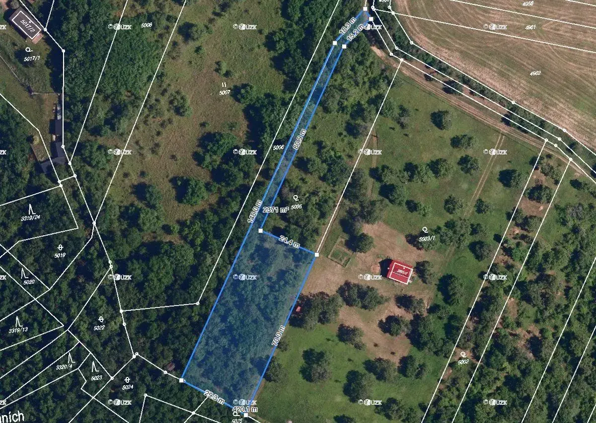Zahrada 2 371 m² / neplatíte provizi / 25 km od Brna