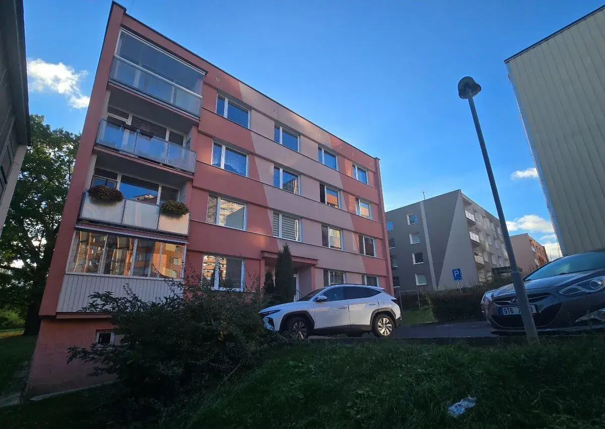 Pronajem bytu 3+1/L, 67 m2, Brezenecka, Chomutov