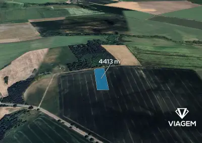 Pole 4 413 m²