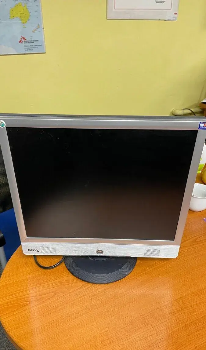 LCD monitor Benq 17 s reproduktory