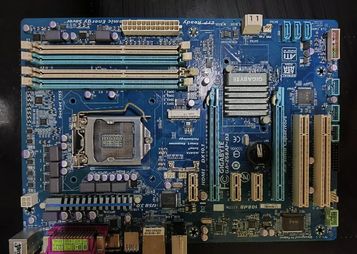 Zakladní deska Gigabyte GA-Z68AP-D3