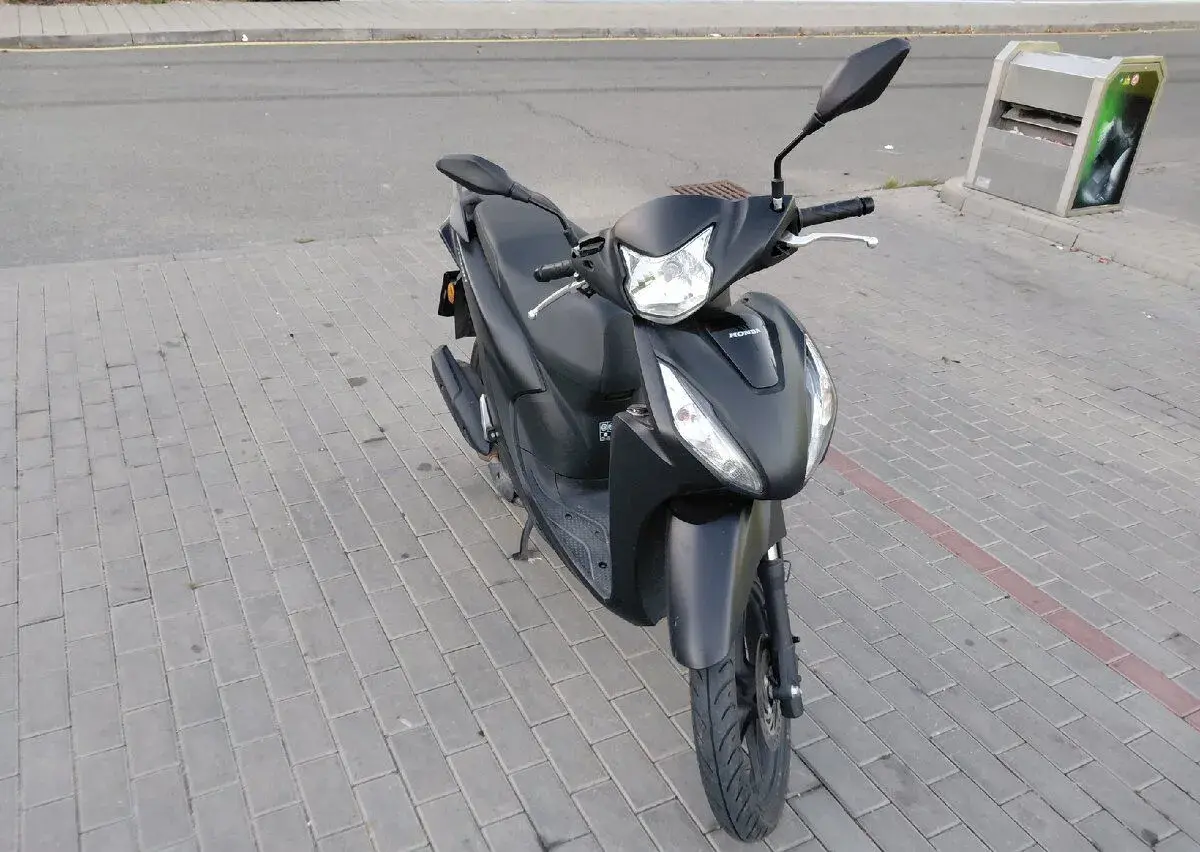 Honda Vision 110, r. v. 2023, 8 700 km, odpočet DPH