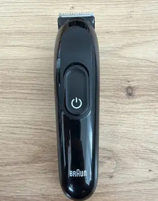 Zastřihovač a holící strojek
