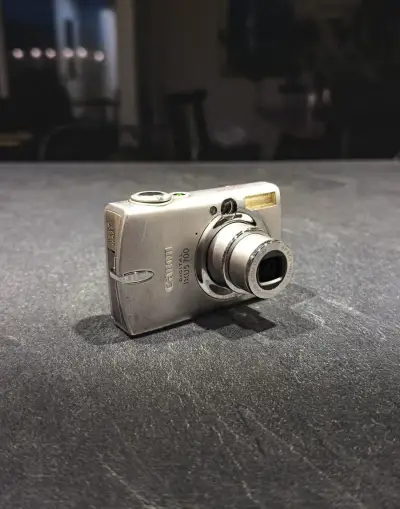 Canon Digital IXUS 700