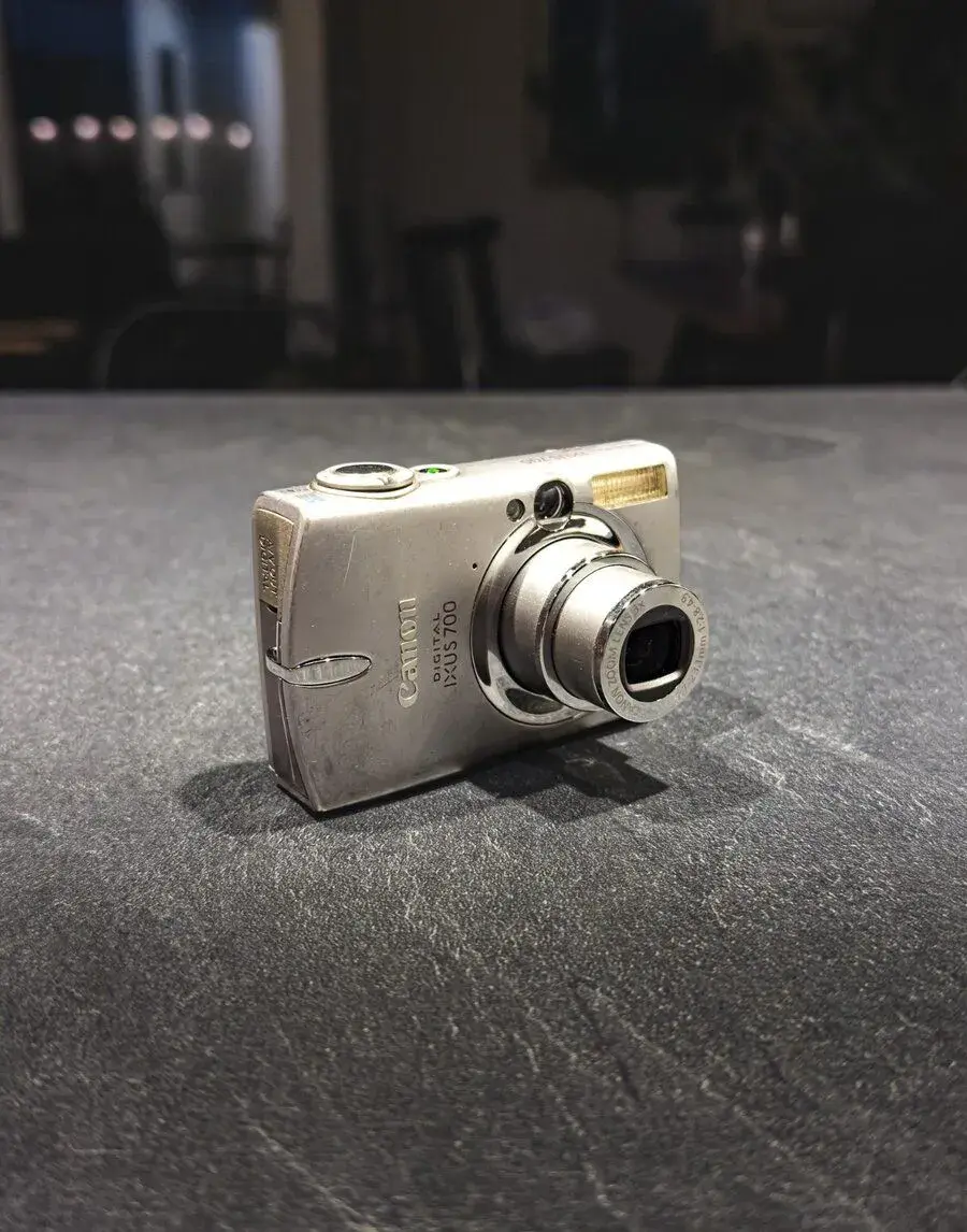 Canon Digital IXUS 700