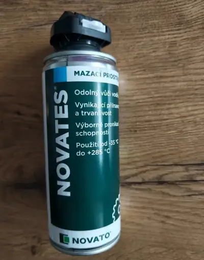 NOVATES Mazací prostředek ve spreji 400 ml