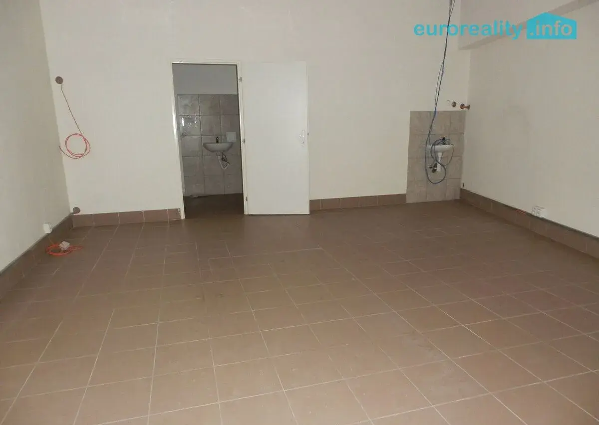 Pronájem, obchodní prostor, 38 m2, Praha 6, Evropská ulice
