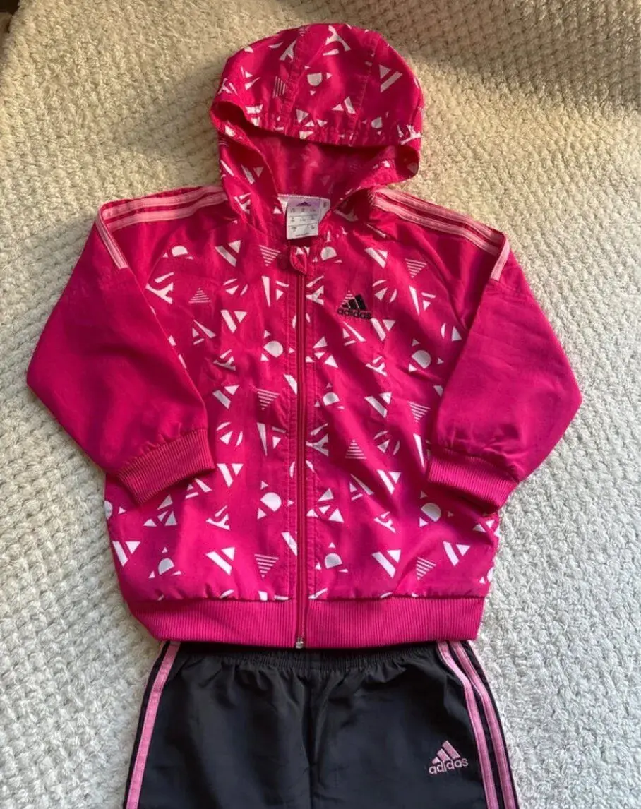 Šusťáková souprava Adidas vel. 104, 3-4 roky