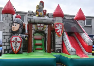 Skákací hrad Rytířská pevnost se skluzavkou