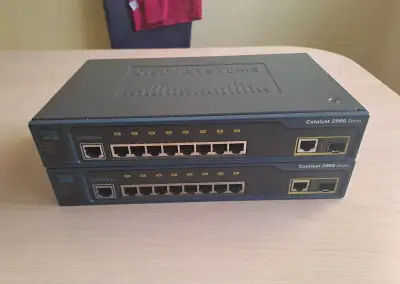 Switch Cisco Catalyst 2960 - WS-C2960-8TC-L