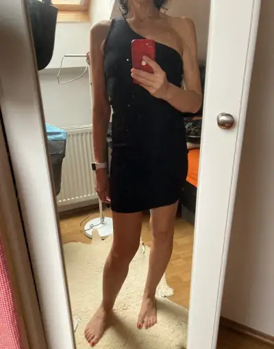 Černé šaty M