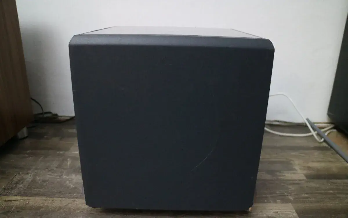 Aktivní subwoofer KEF PSW2000