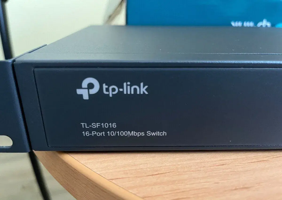 Switch TP-Link TL-SF1016