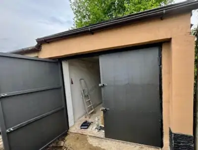PRODEJ GARÁŽE 18 m² – OBRNICE | PO CELKOVÉ REKONSTRUKCI