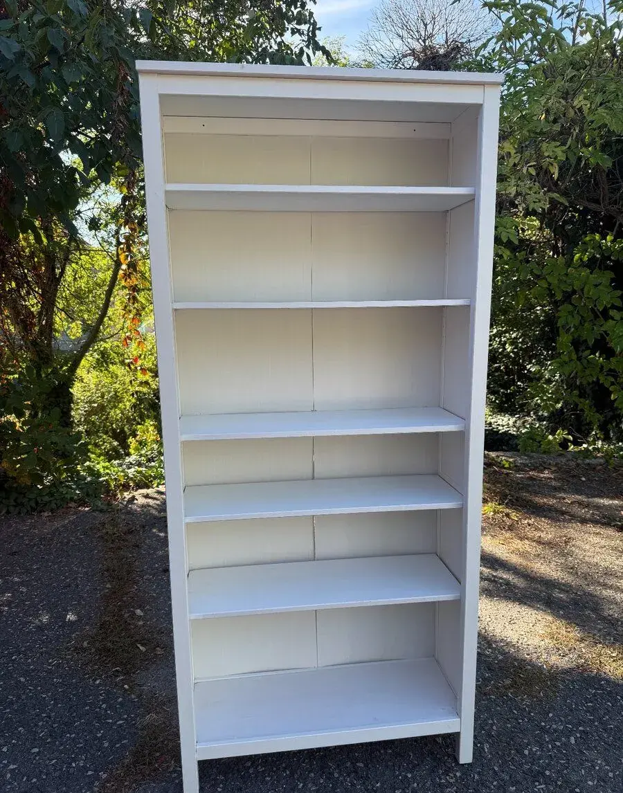 Knihovna IKEA Hemnes - bíl. mořidlo