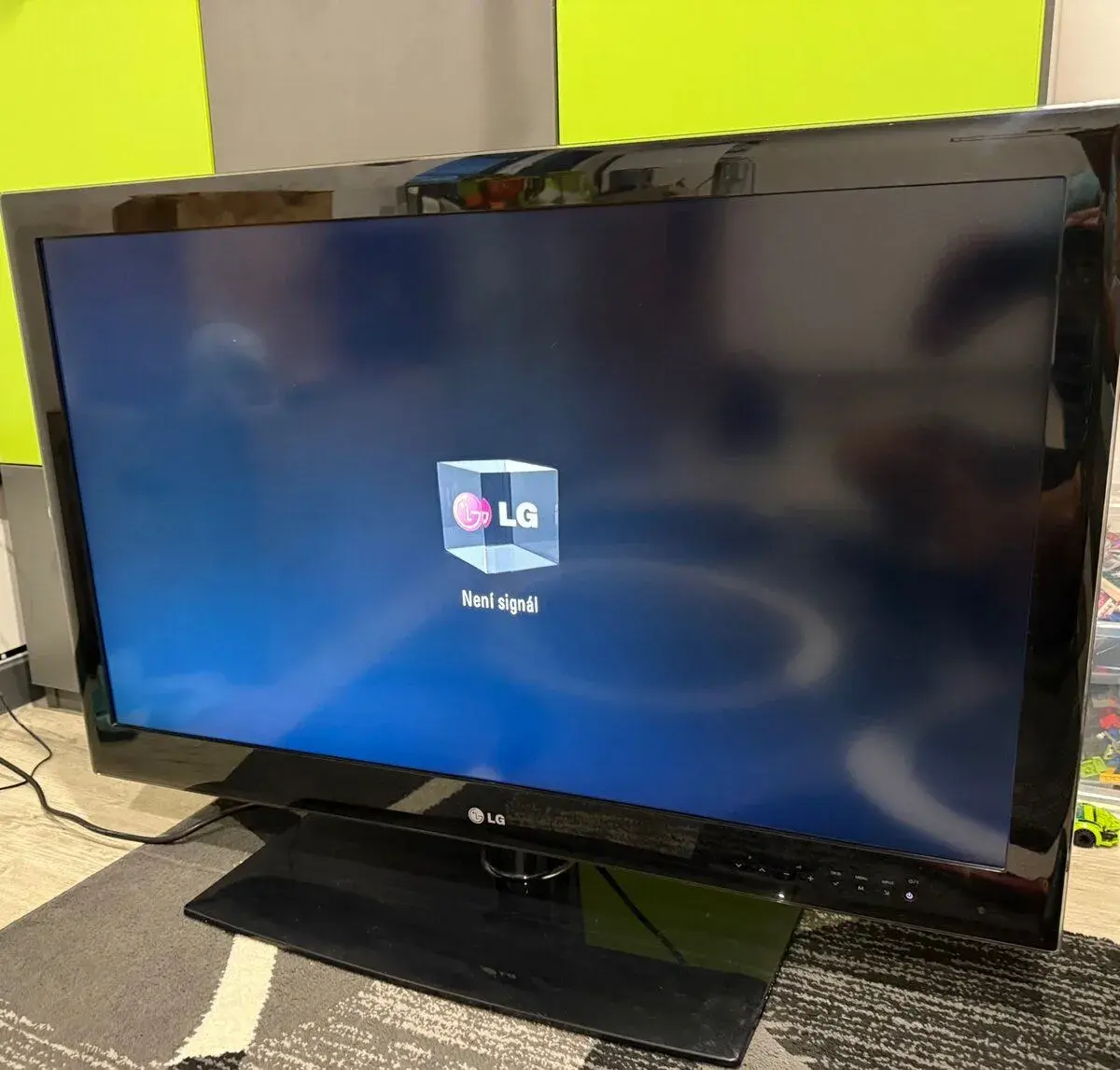 LED Televize LG 37" (94 cm) – Full HD, plně funkční