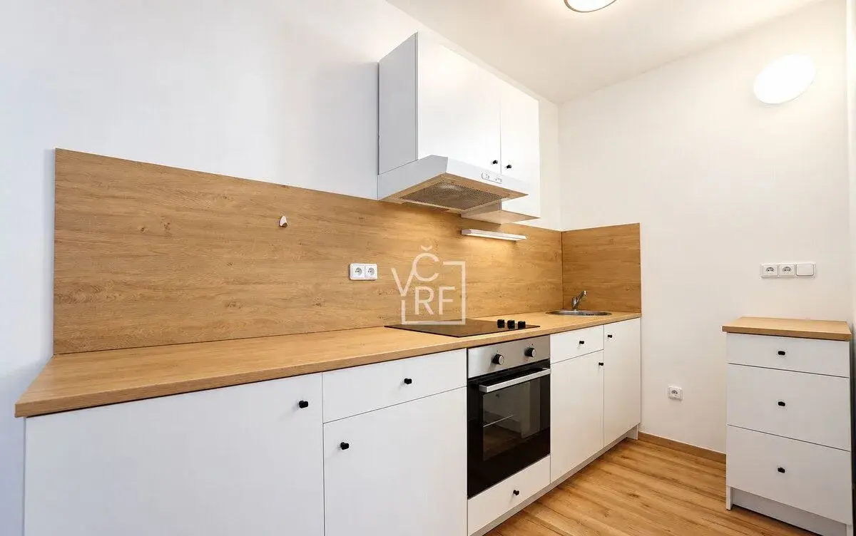 Pronájem bytu 2+kk, 45 m2, ul. Hronovická, Pardubice