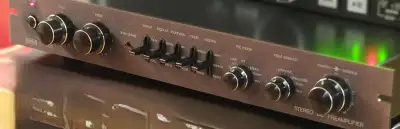 EUMIG C-1000 Stereo DC Předzesilovač (1980-82)